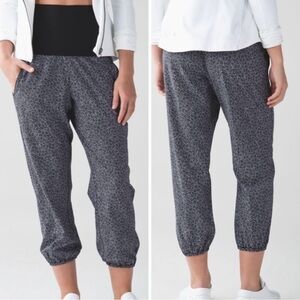 Lululemon Om Pant Freckle Flower Black White Women’s 8